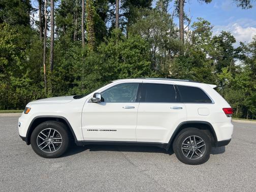 Photo 1 of 16 of 2017 Jeep Grand Cherokee Limited